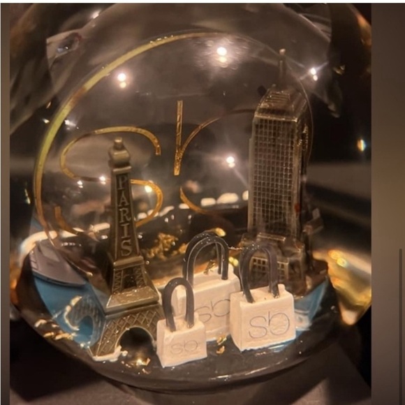 ⭐️SCOTT BARNES⭐️Festive Gold Snow Globe/NIB - Picture 5 of 6